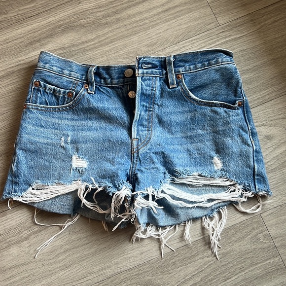 Levi’s 501 Shorts Women’s Size 26 - Picture 6 of 6